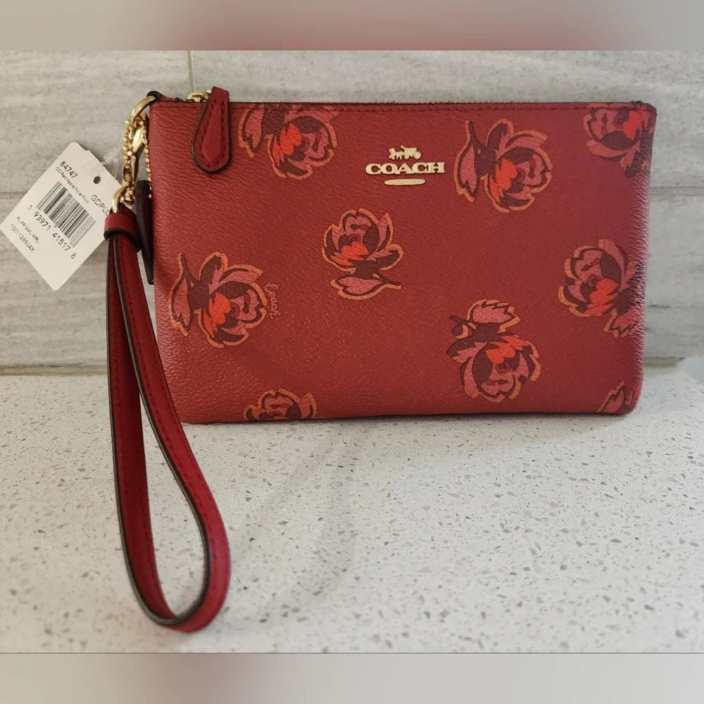 NWT Coach Red Apple Floral Print Zip Top Wristlet - Picture 2 of 5